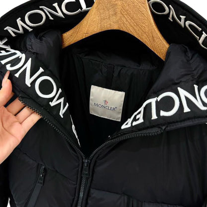 Moncler Men's Black Hooded Puffer Jacket - Stylish Insulated Coat with Logo Lining